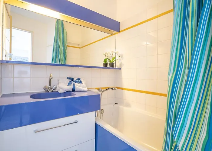 Апартаменти Le Village - C4324 By Interhome Сен-Рафаель