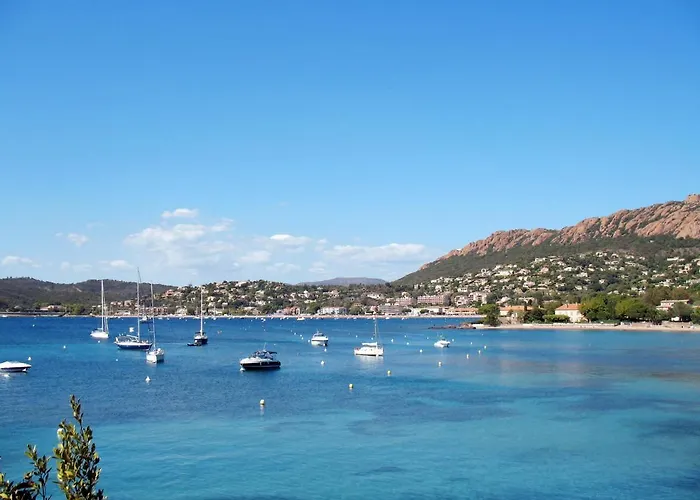 Appartement Le Village - C4324 By Interhome Saint-Raphaël