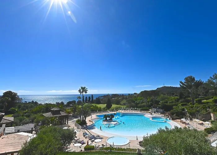 Апартаменти Le Village - C4324 By Interhome Сен-Рафаель