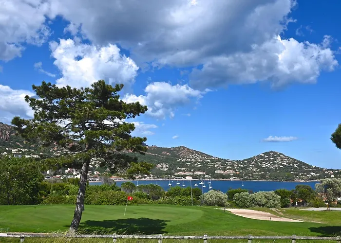 Appartement Le Village - C4324 By Interhome Saint-Raphaël